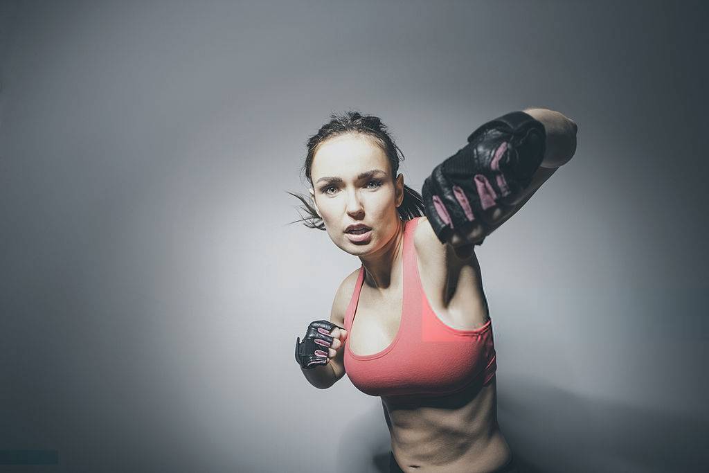 femme cardio boxing fitness